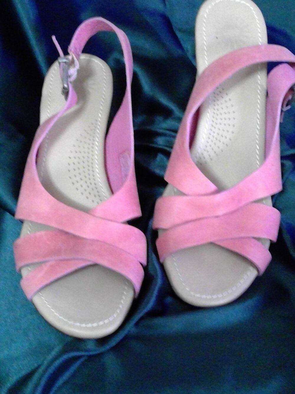 UGG US 8.5 Pink Wedge Sandals Women's  NWOT